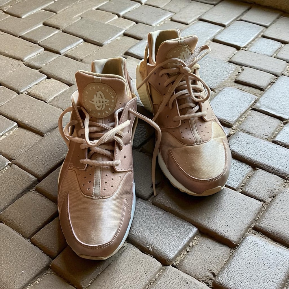 Nike Women's Brown Sneakers